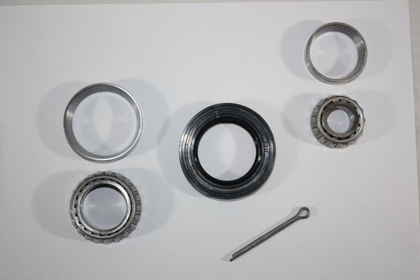 AUTOMEGA 110153710 Wheel bearing kit
