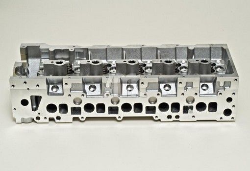 AMC 908675 Cylinder head