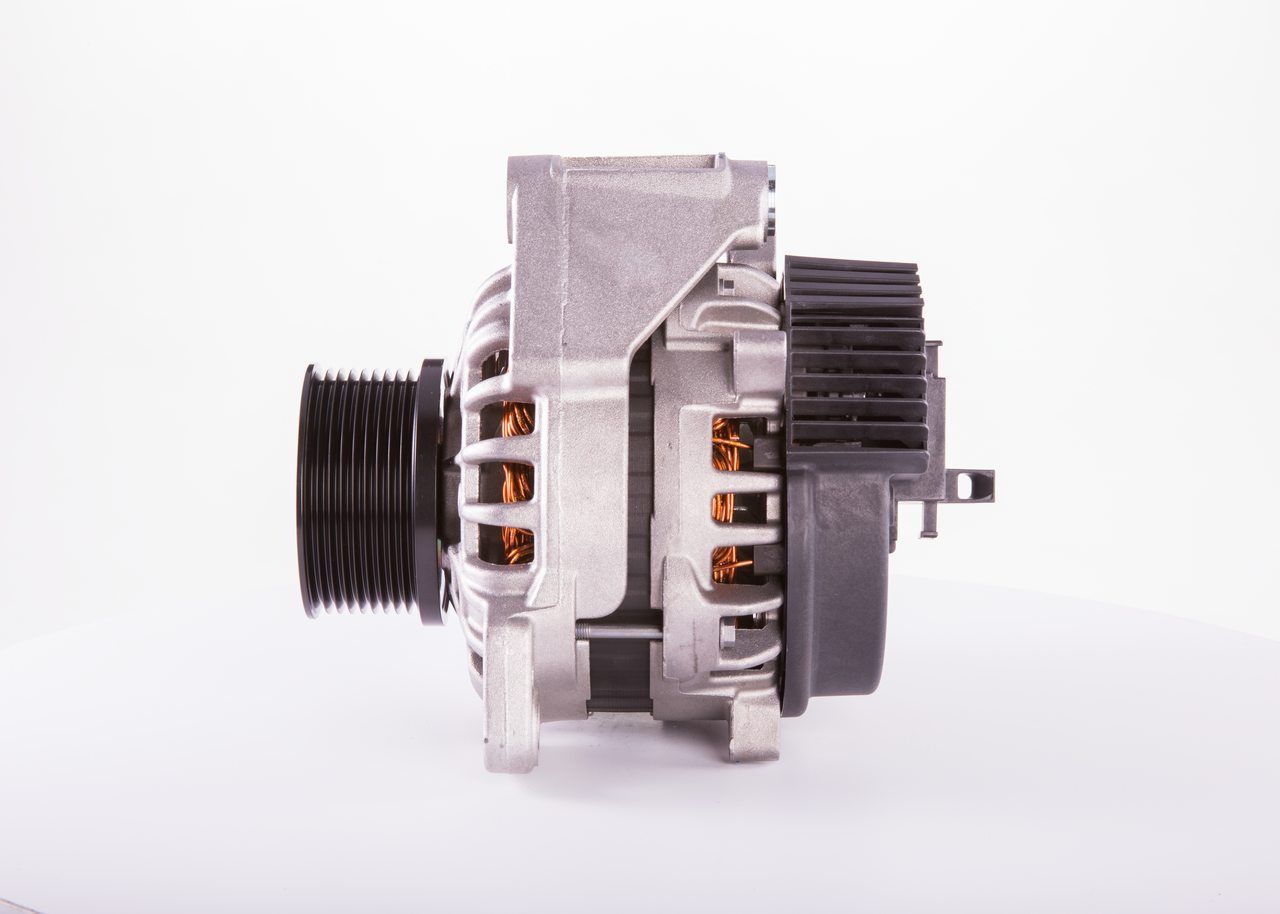 BOSCH F 000 BL0 739 Alternator