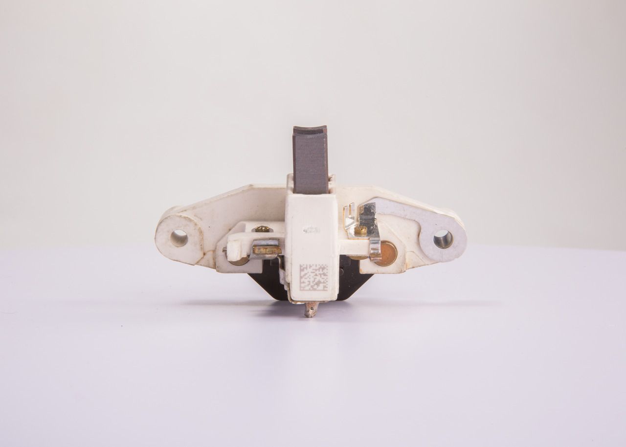 BOSCH 1 197 311 028 Alternator regulator