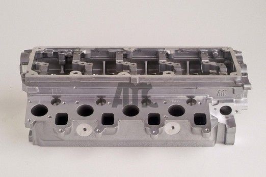 AMC 908825 Cylinder head